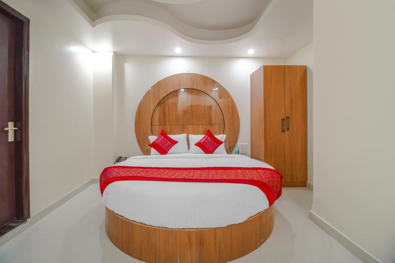 Hotel Classic Plaza At Delhi Airport New Delhi Exteriör bild