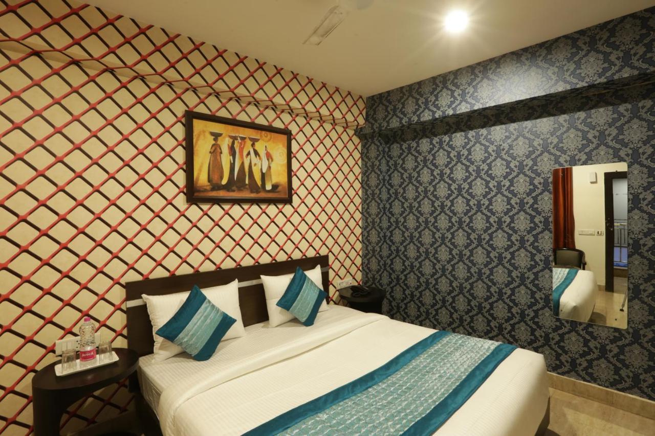 Hotel Classic Plaza At Delhi Airport New Delhi Exteriör bild