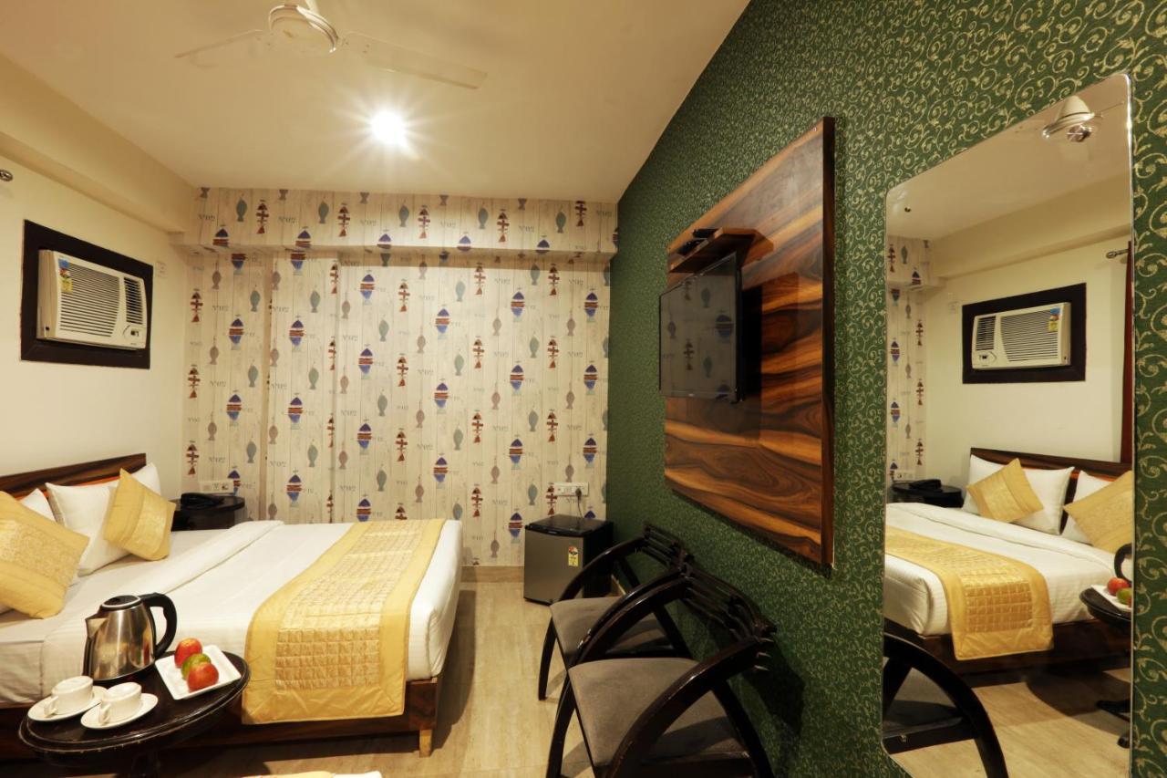 Hotel Classic Plaza At Delhi Airport New Delhi Exteriör bild