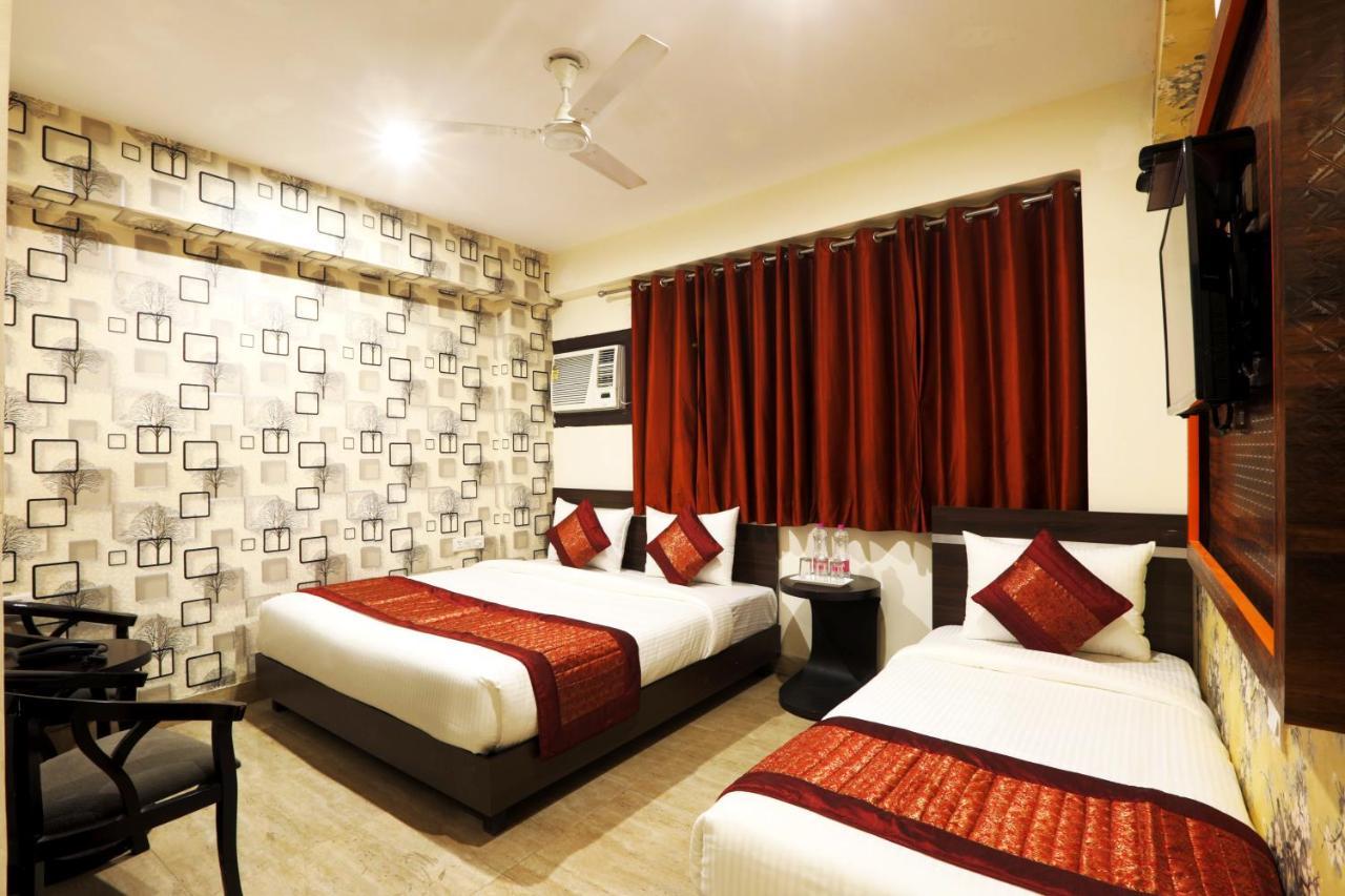 Hotel Classic Plaza At Delhi Airport New Delhi Exteriör bild